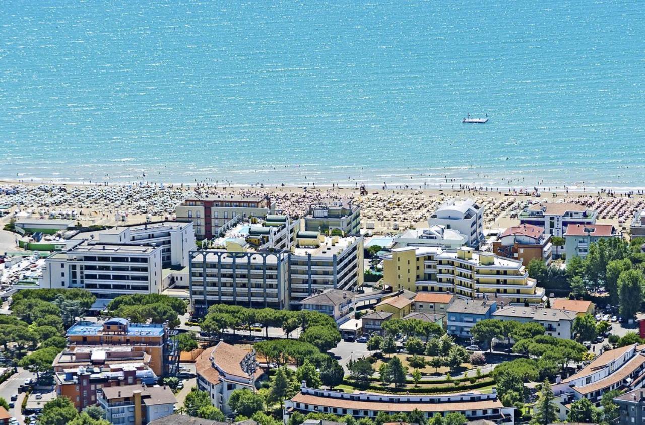 Residence Cristoforo Colombo - Carraro Immobiliare - Family Apartments Caorle Dış mekan fotoğraf