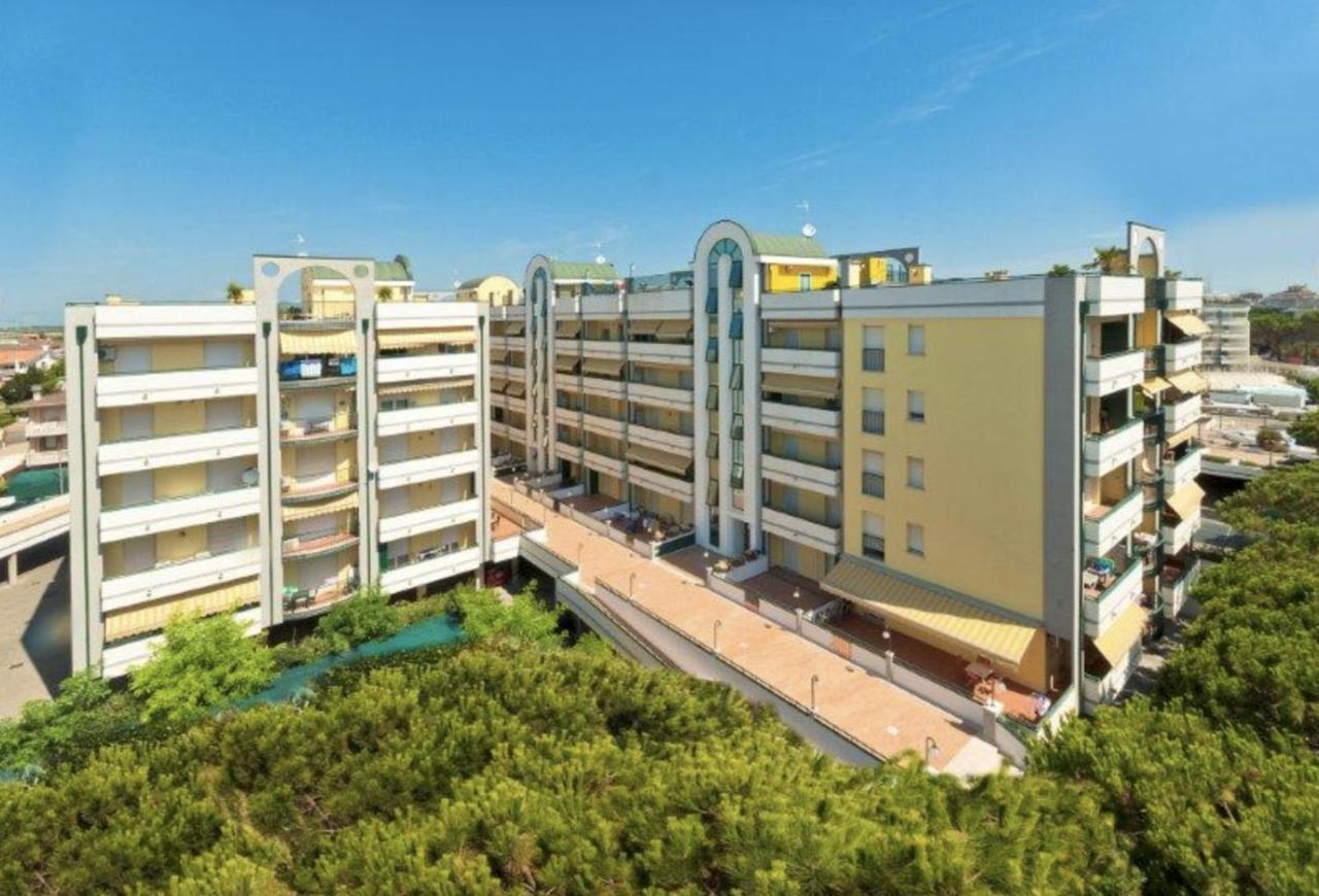 Residence Cristoforo Colombo - Carraro Immobiliare - Family Apartments Caorle Dış mekan fotoğraf