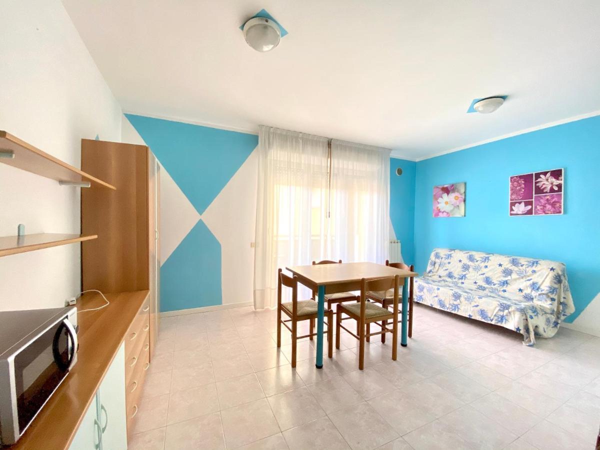 Residence Cristoforo Colombo - Carraro Immobiliare - Family Apartments Caorle Dış mekan fotoğraf